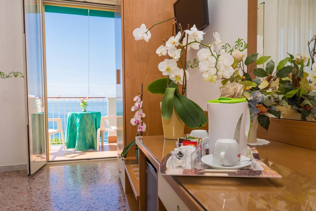 Hotel Baia Verde Maiori Extérieur photo